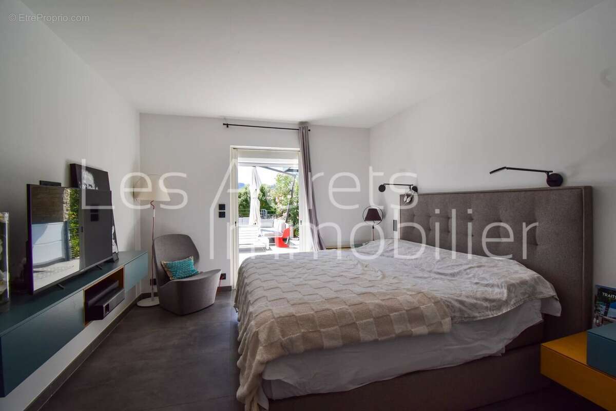 Maison à LES ADRETS-DE-L&#039;ESTEREL