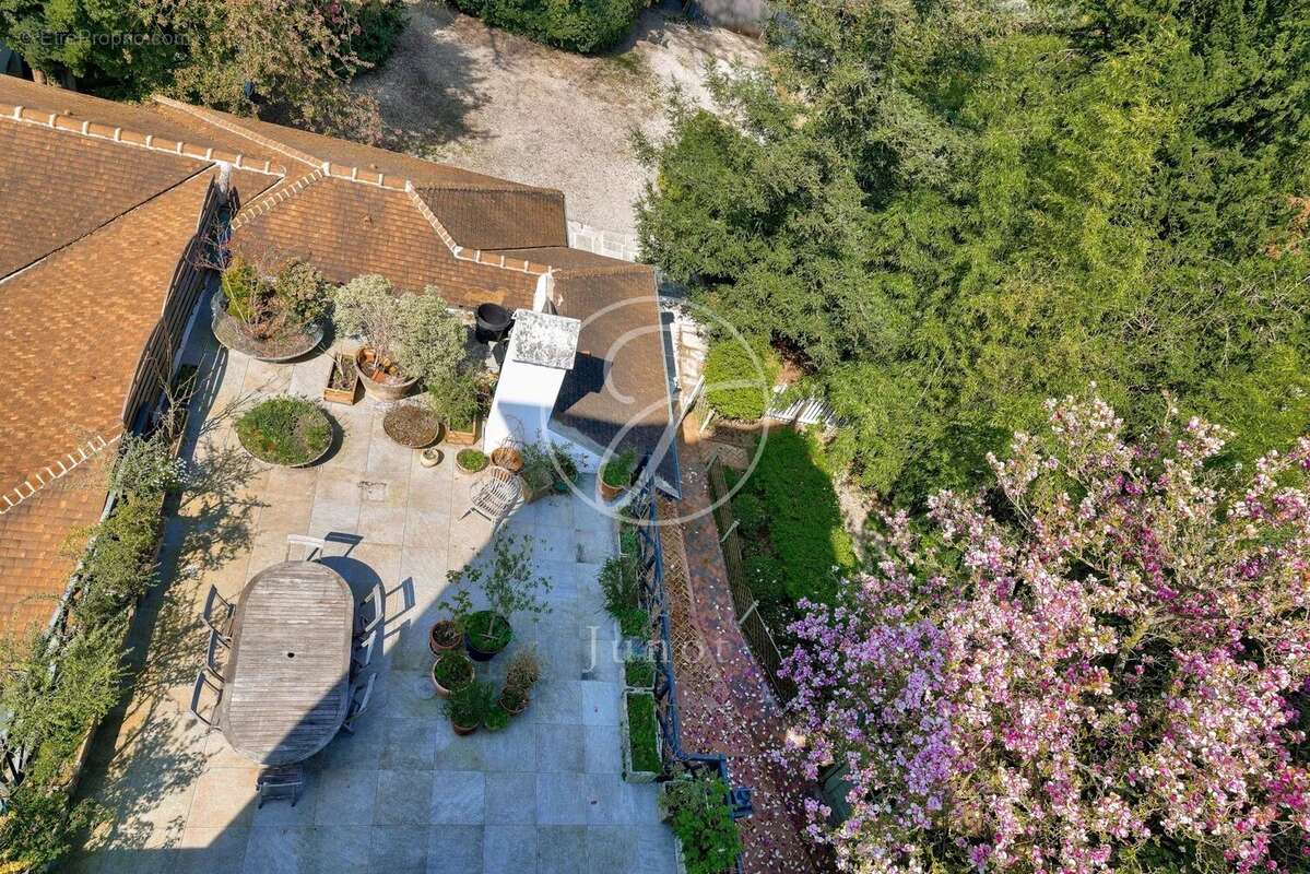 Appartement à GARCHES