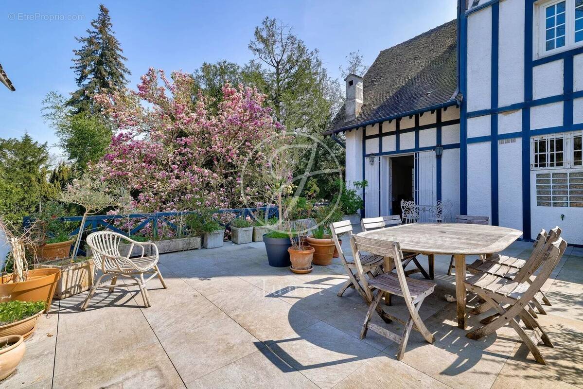 Appartement à GARCHES