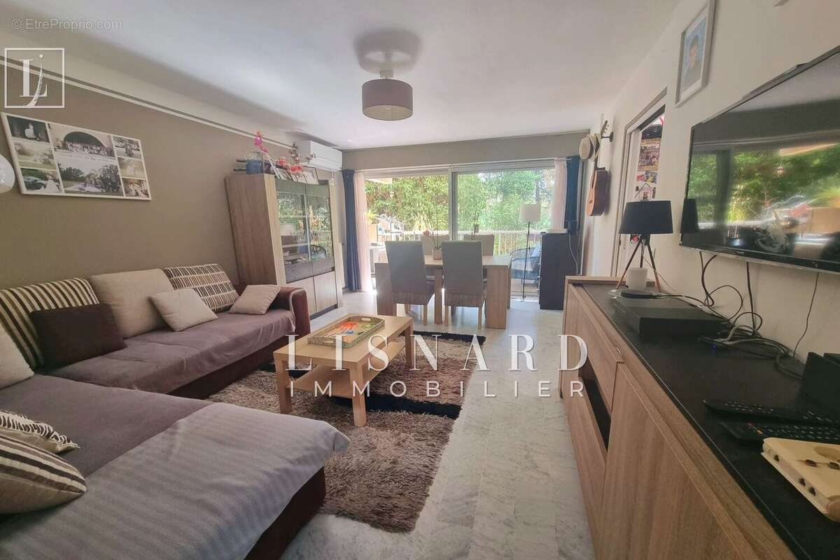 Appartement à VALLAURIS