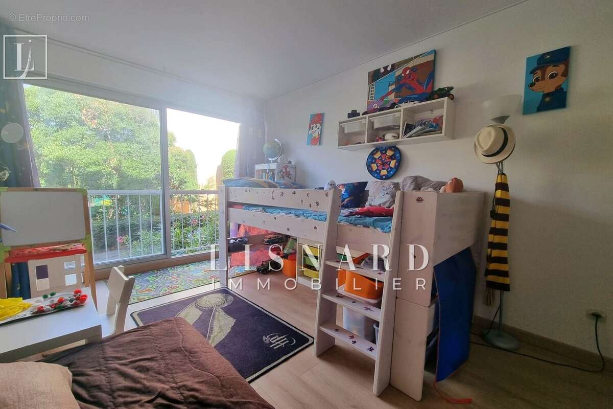 Appartement à VALLAURIS