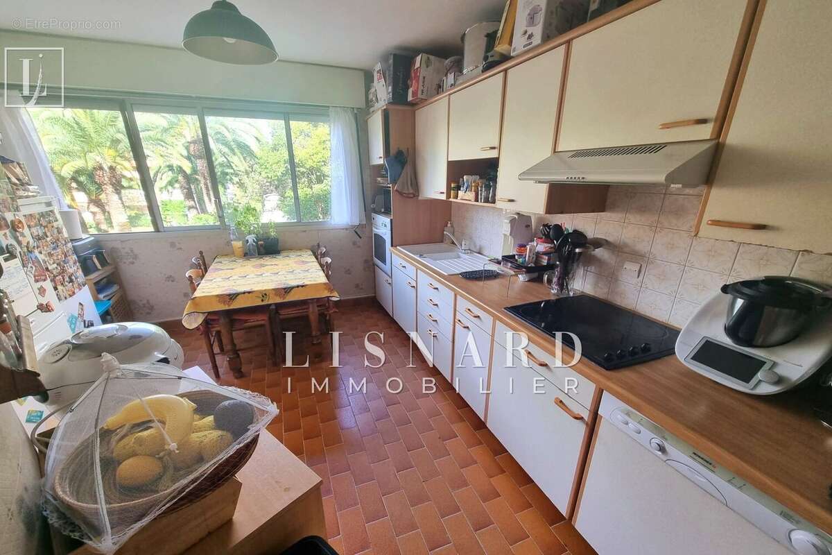 Appartement à VALLAURIS