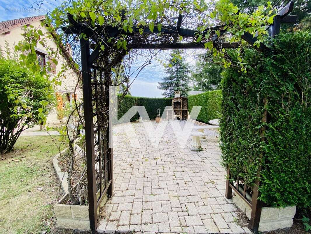 Maison à VERNEUIL-SUR-VIENNE