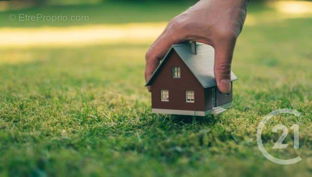 Terrain à TALMONT-SAINT-HILAIRE