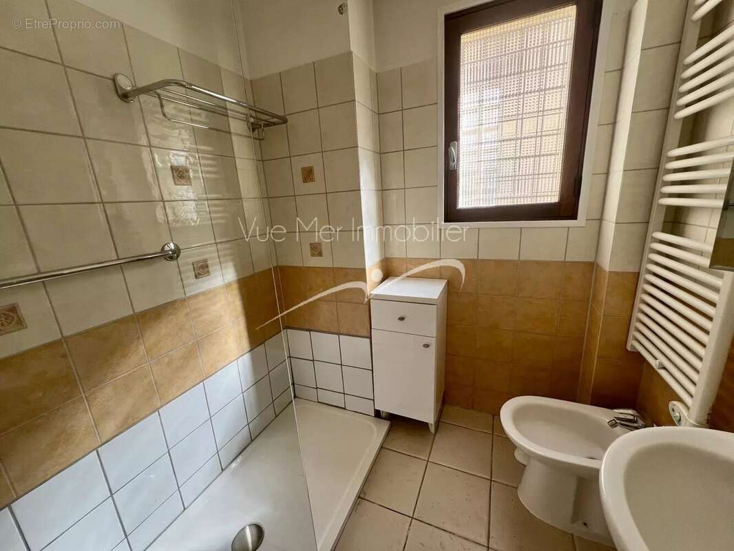 Appartement à BORMES-LES-MIMOSAS