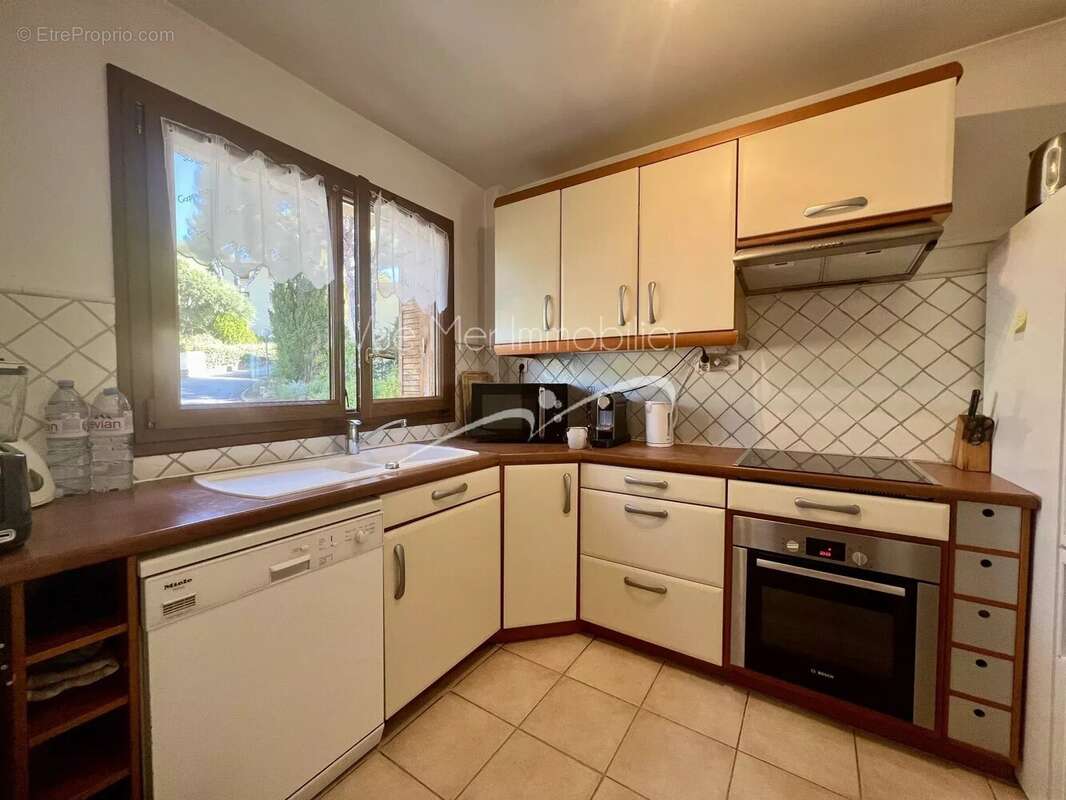 Appartement à BORMES-LES-MIMOSAS