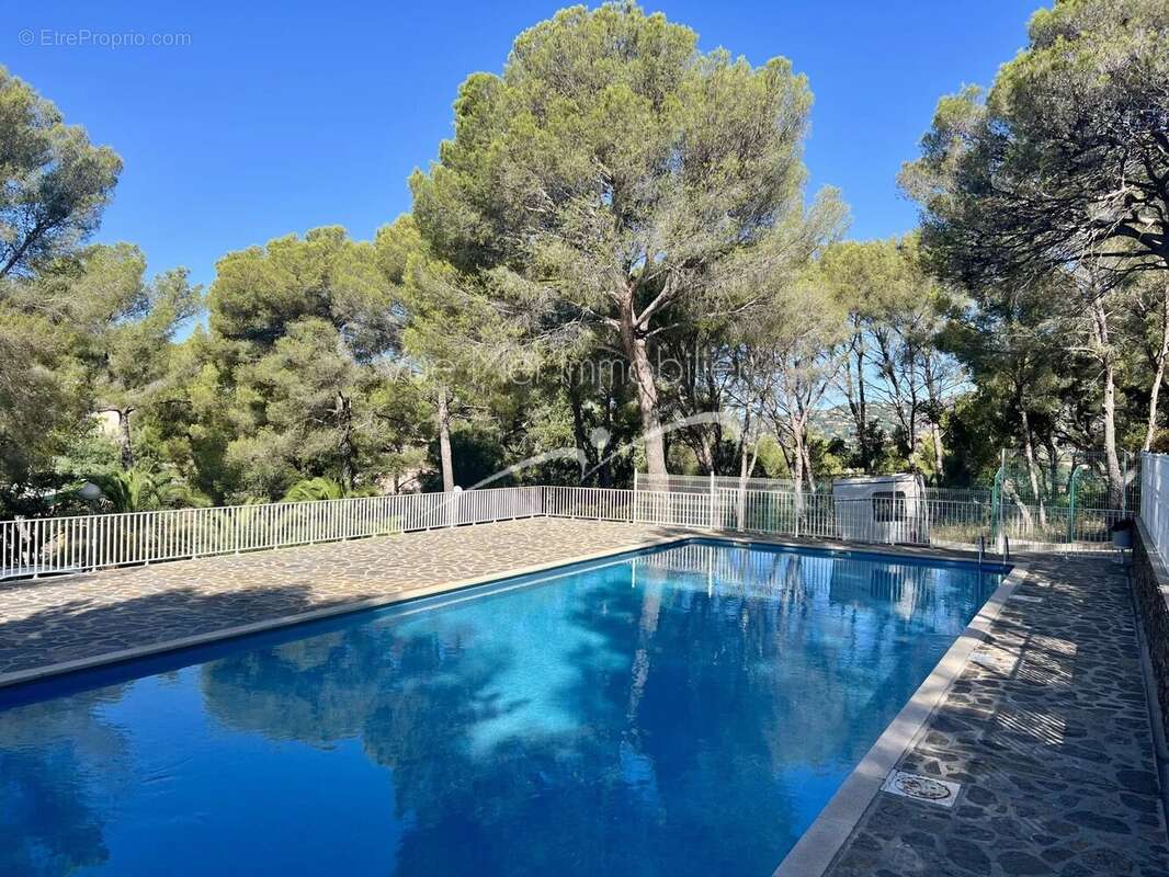 Appartement à BORMES-LES-MIMOSAS