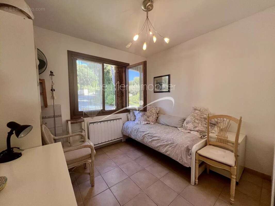 Appartement à BORMES-LES-MIMOSAS