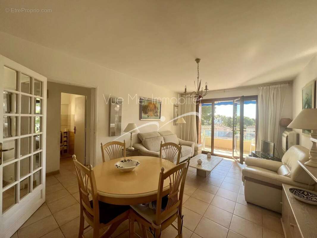 Appartement à BORMES-LES-MIMOSAS