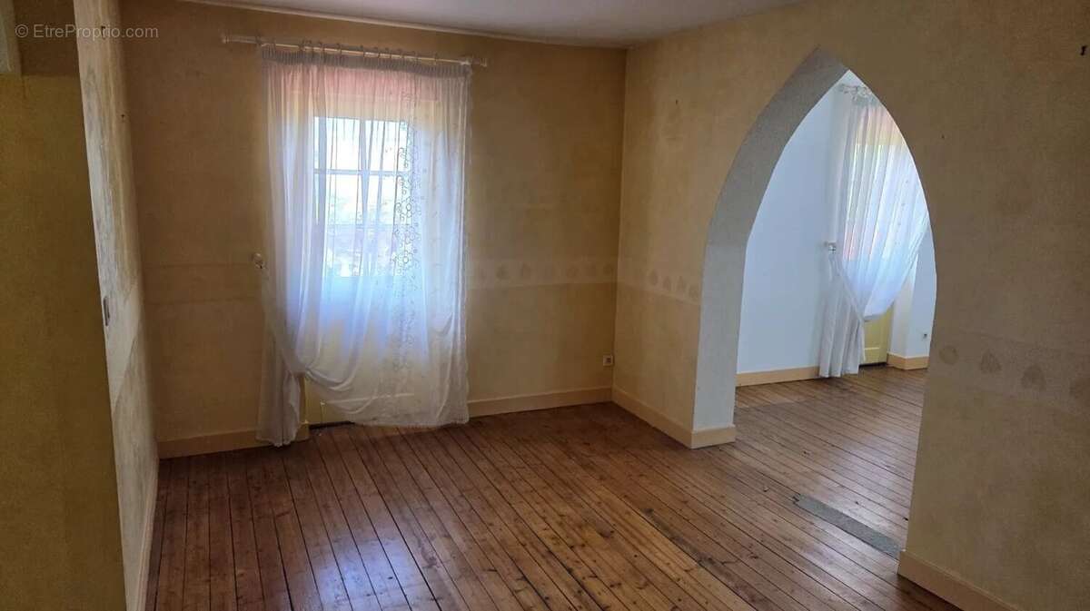 Maison à SAINT-MARCEL