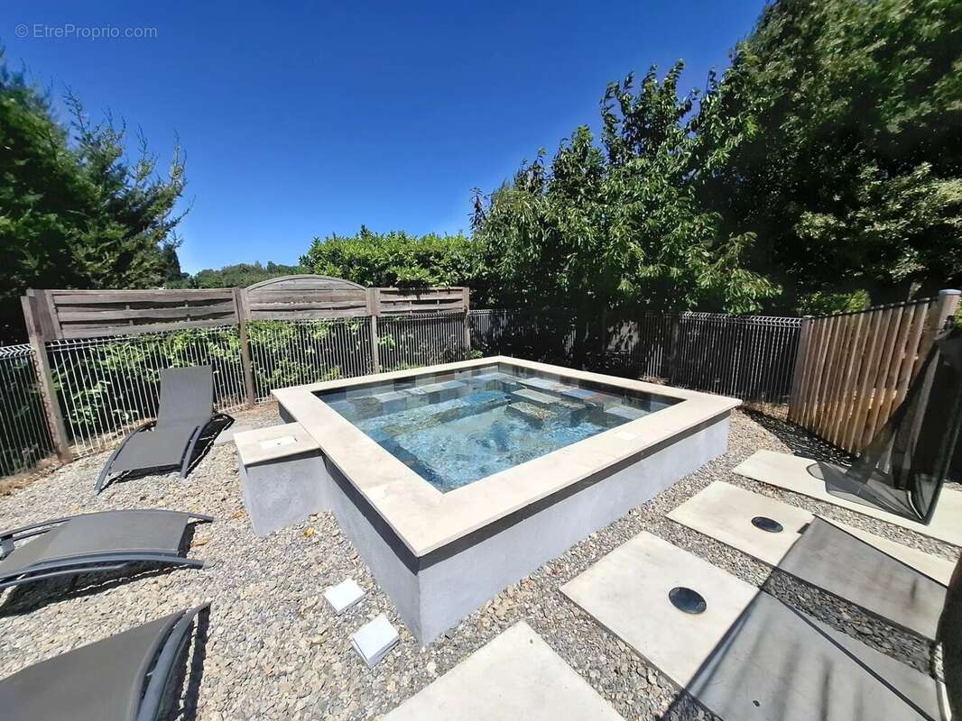 Maison à MOISSAC-BELLEVUE