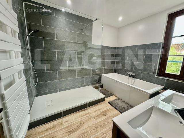 Sdb 1 - Maison à GALLARDON