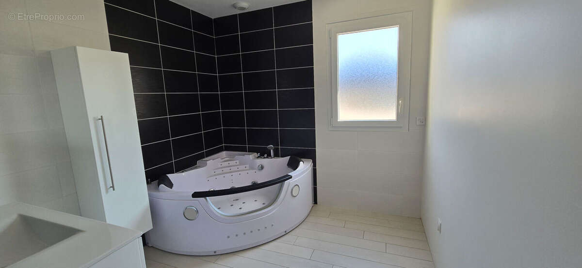 Maison à SAINT-ANDRE-LES-VERGERS