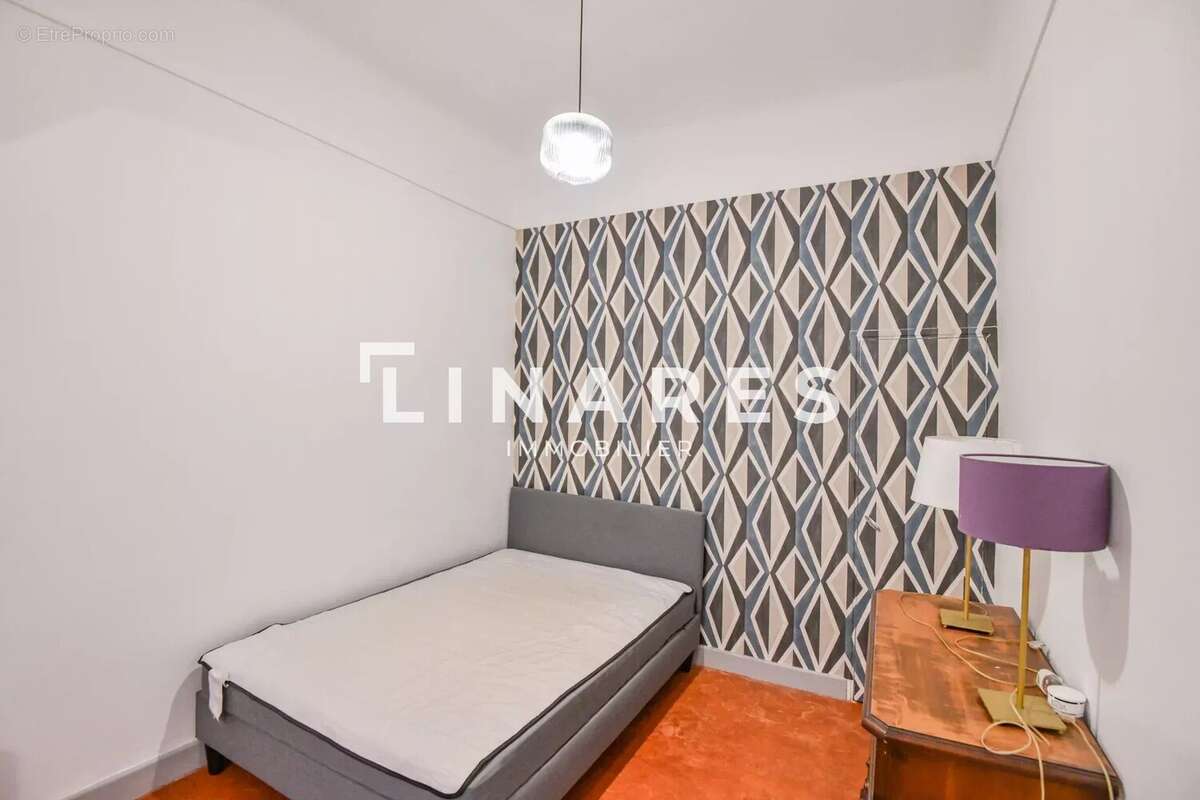 Appartement à MARSEILLE-5E