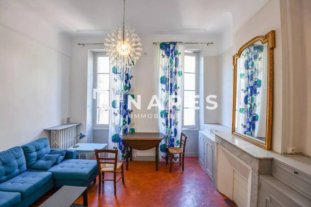 Appartement à MARSEILLE-5E