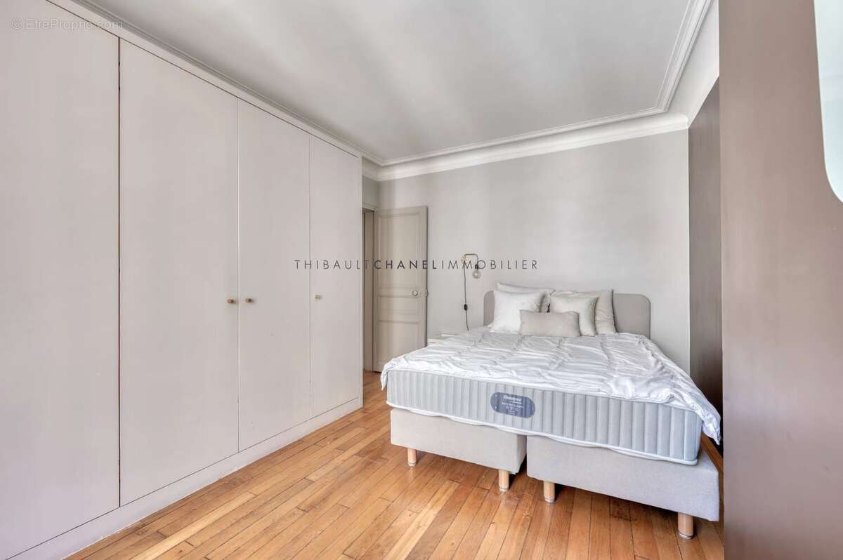 Appartement à PARIS-7E