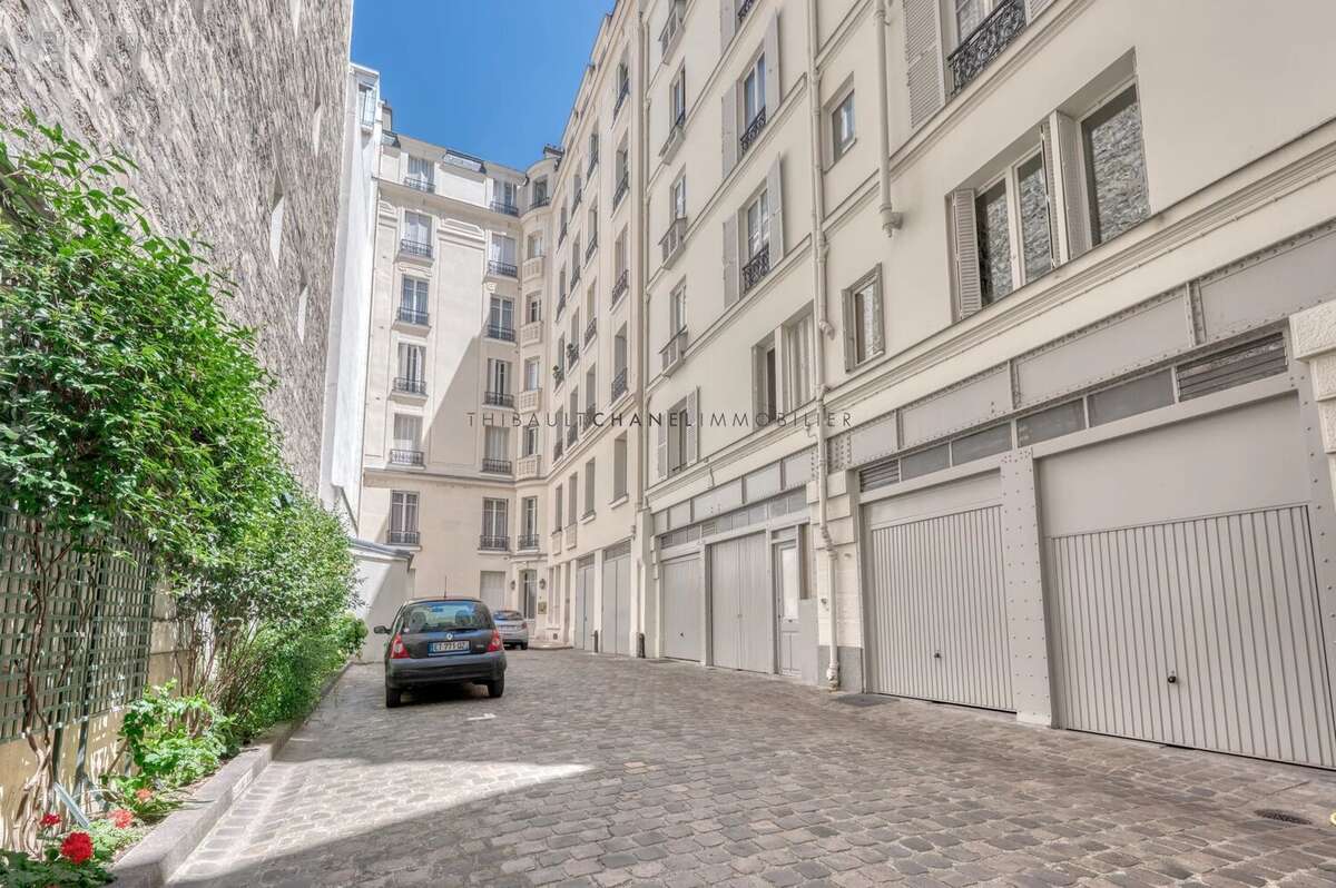 Appartement à PARIS-7E