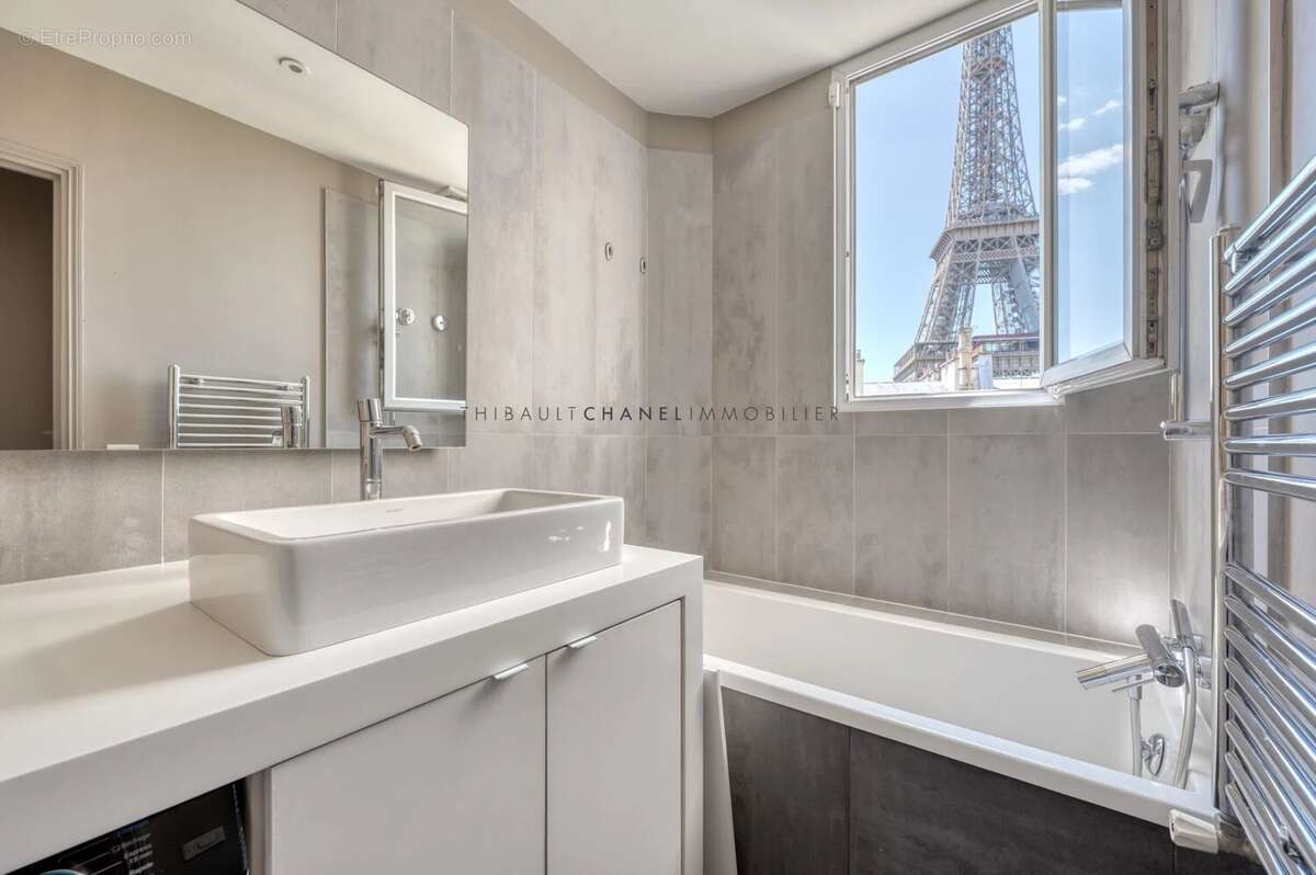 Appartement à PARIS-7E