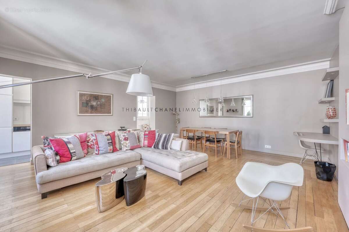 Appartement à PARIS-7E