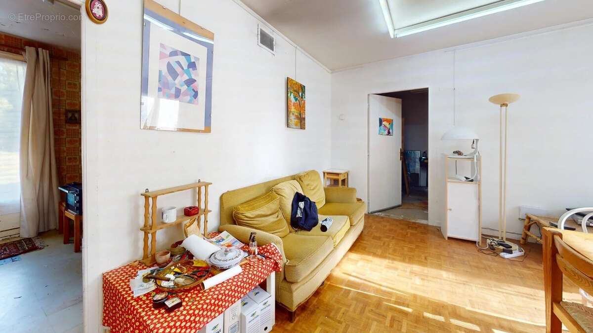 Maison à LE MESNIL-SAINT-DENIS