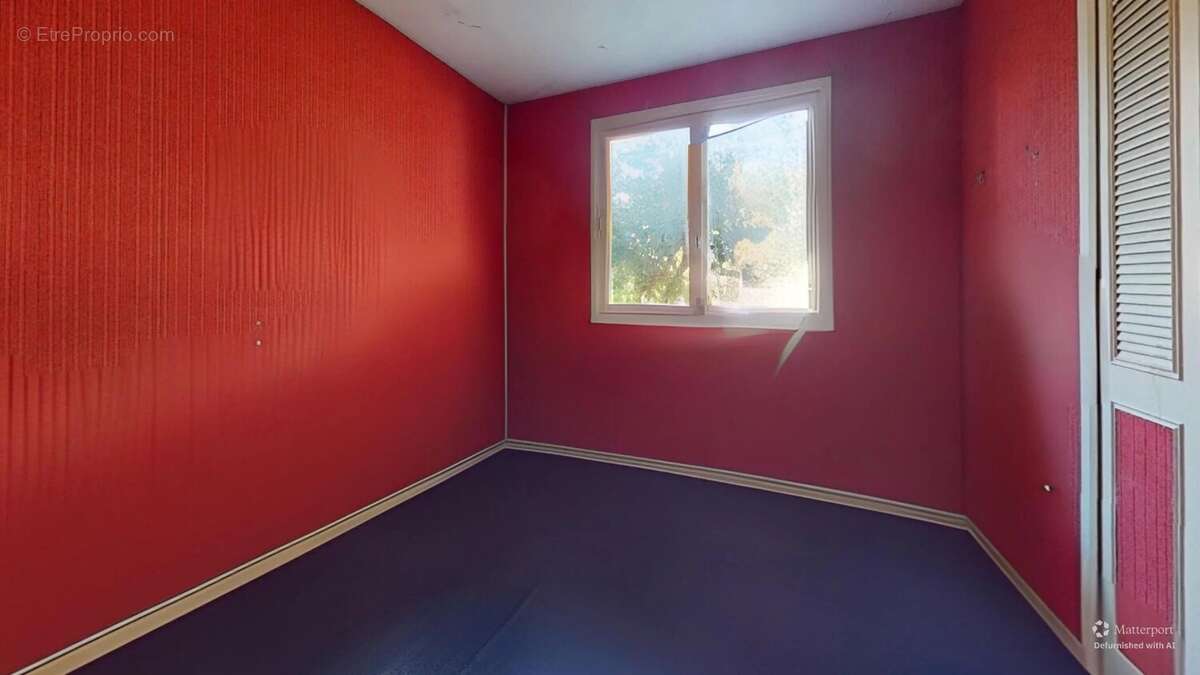 Maison à LE MESNIL-SAINT-DENIS