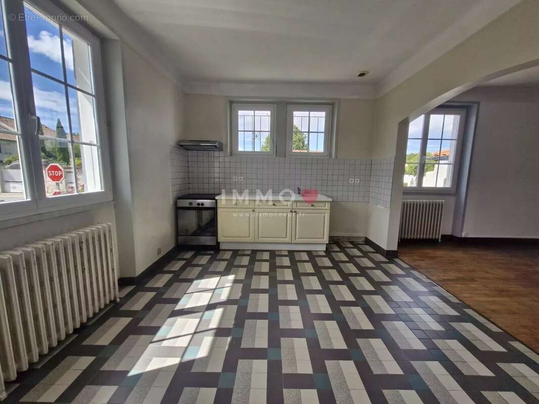 Maison à AIGREFEUILLE-D&#039;AUNIS