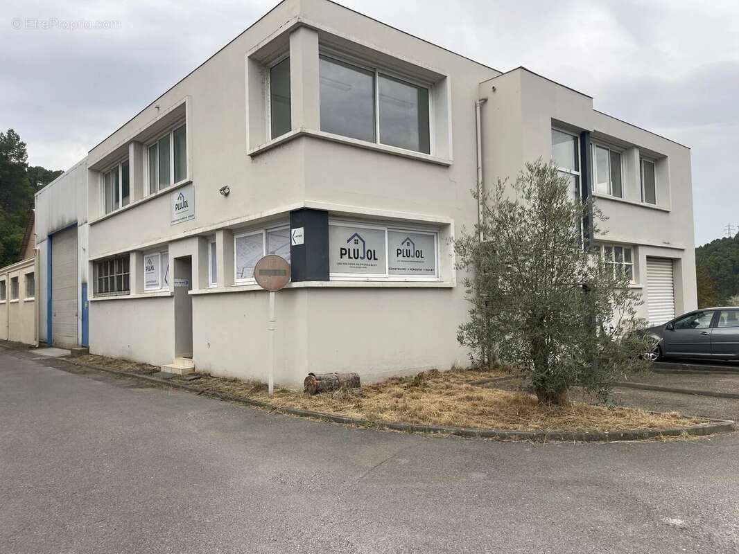 Commerce à SAINT-MARTIN-DE-VALGALGUES