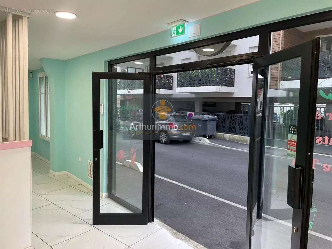 Commerce à SARCELLES