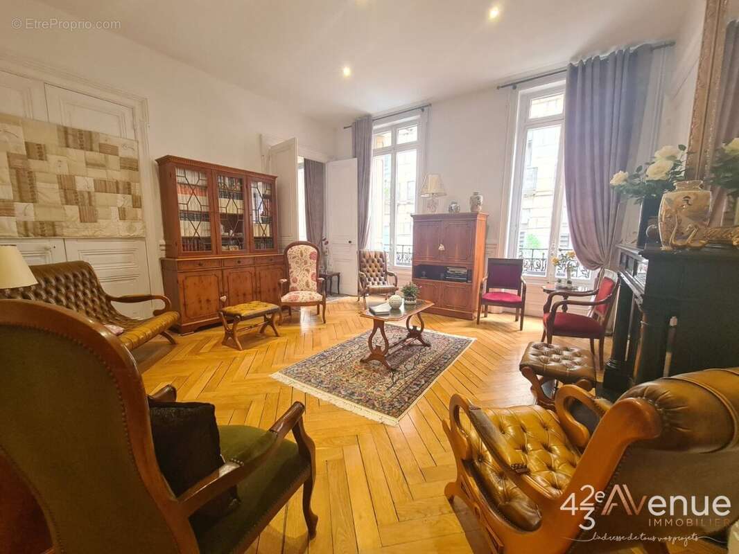 Appartement à SAINT-ETIENNE