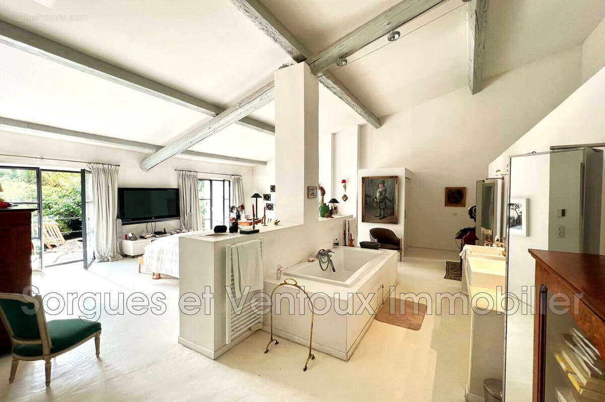 Maison à L&#039;ISLE-SUR-LA-SORGUE