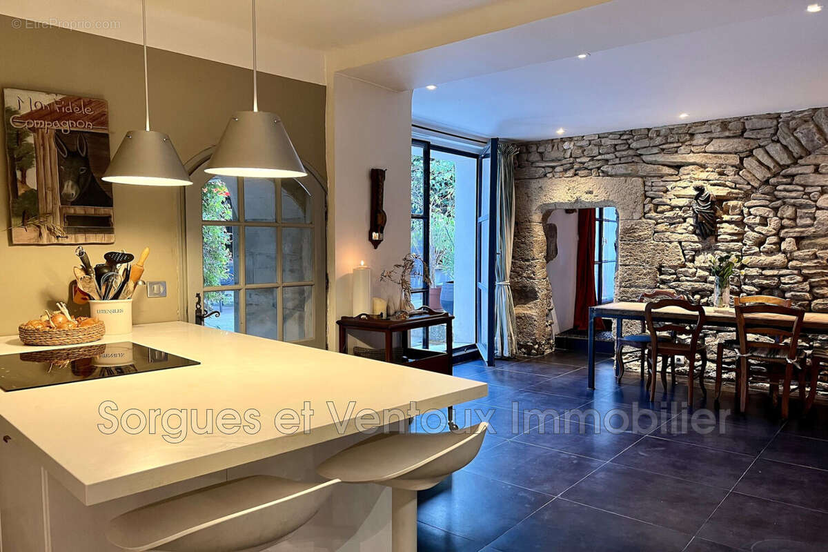 Maison à L&#039;ISLE-SUR-LA-SORGUE