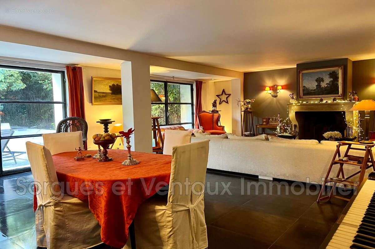 Maison à L&#039;ISLE-SUR-LA-SORGUE