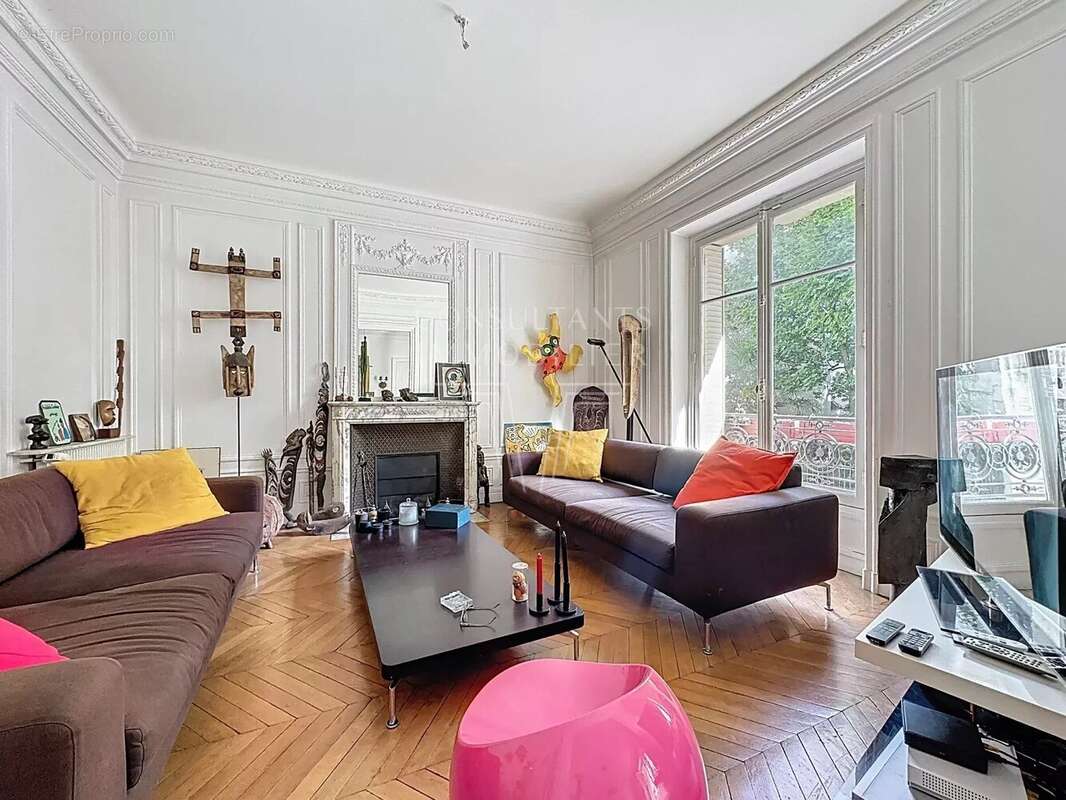Appartement à PARIS-16E