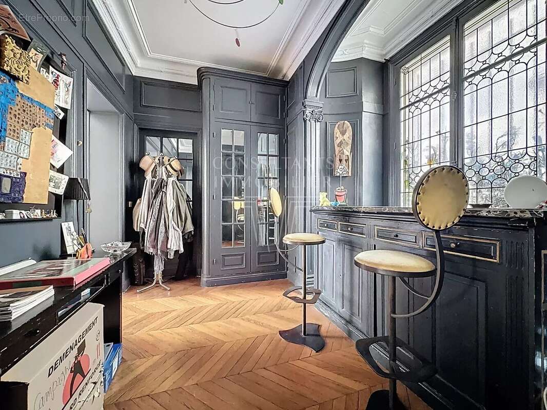 Appartement à PARIS-16E