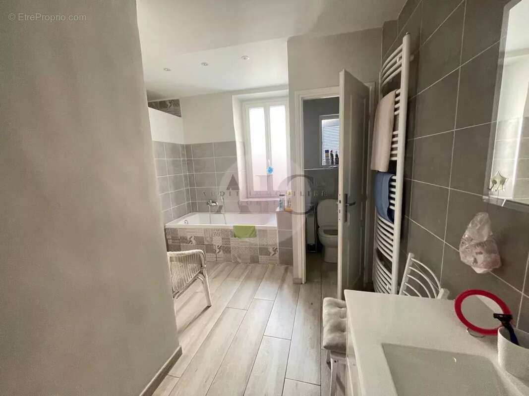 Appartement à FAYENCE