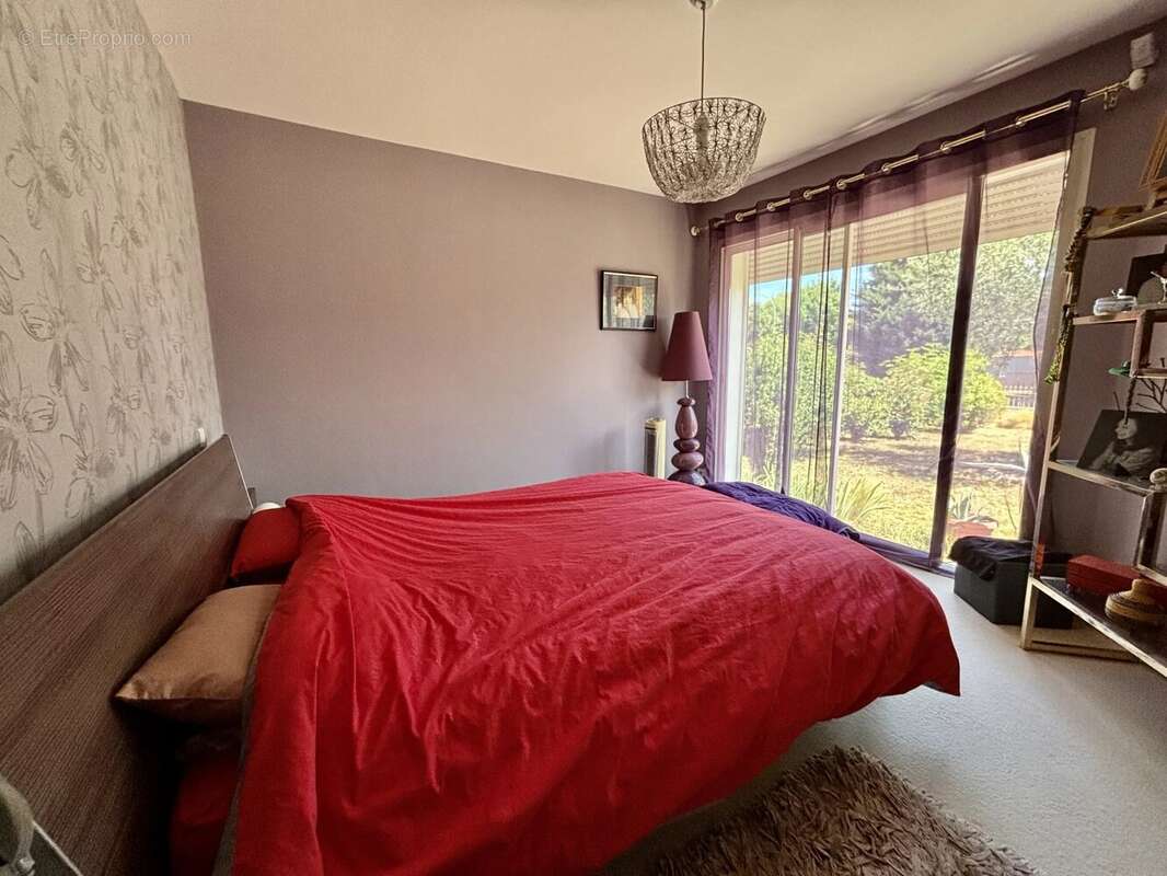 Maison à LA SALVETAT-SAINT-GILLES