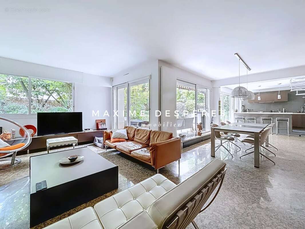 Appartement à NEUILLY-SUR-SEINE