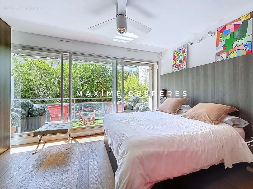 Appartement à NEUILLY-SUR-SEINE