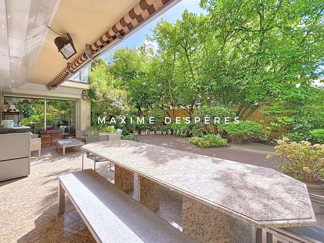 Appartement à NEUILLY-SUR-SEINE