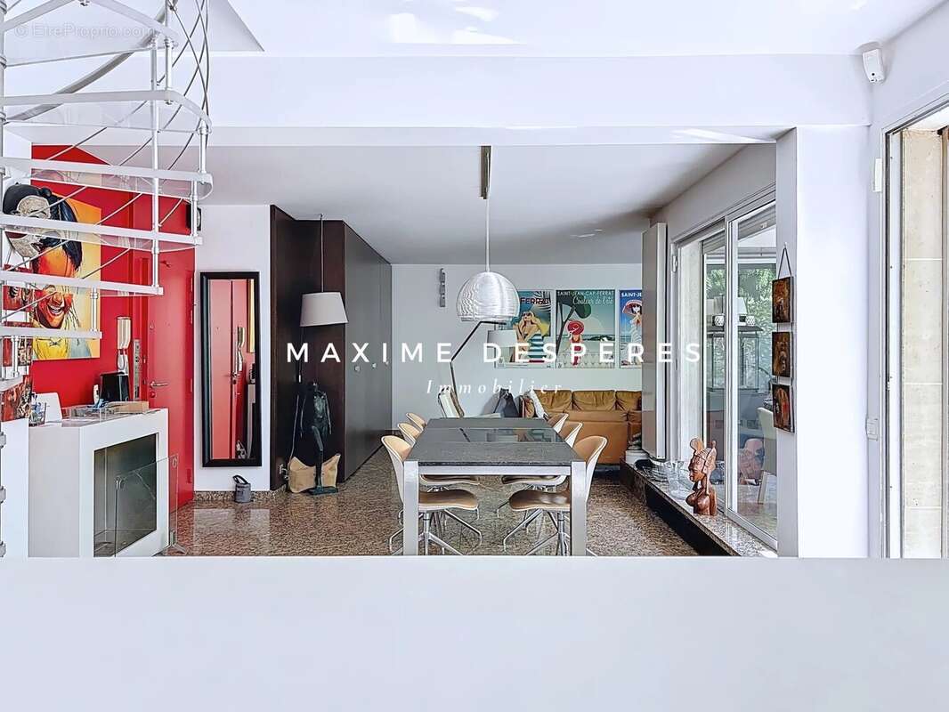 Appartement à NEUILLY-SUR-SEINE