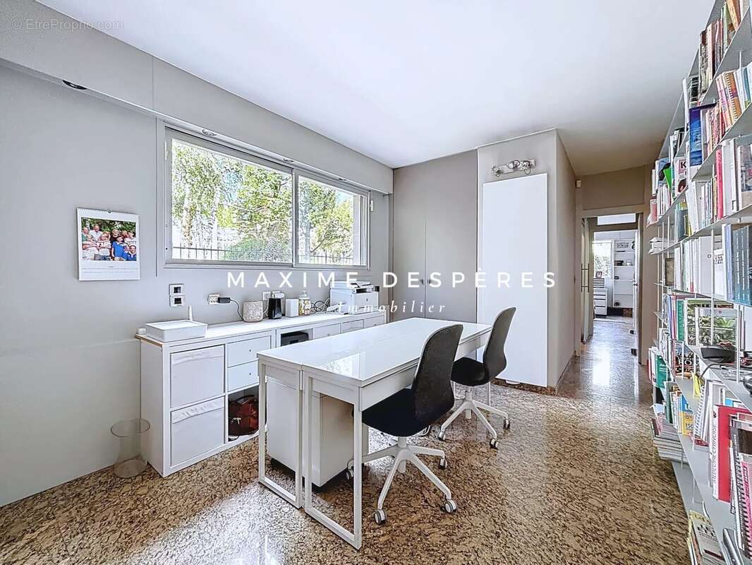 Appartement à NEUILLY-SUR-SEINE