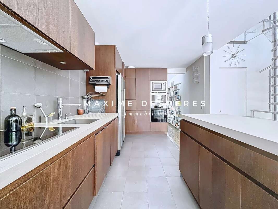 Appartement à NEUILLY-SUR-SEINE