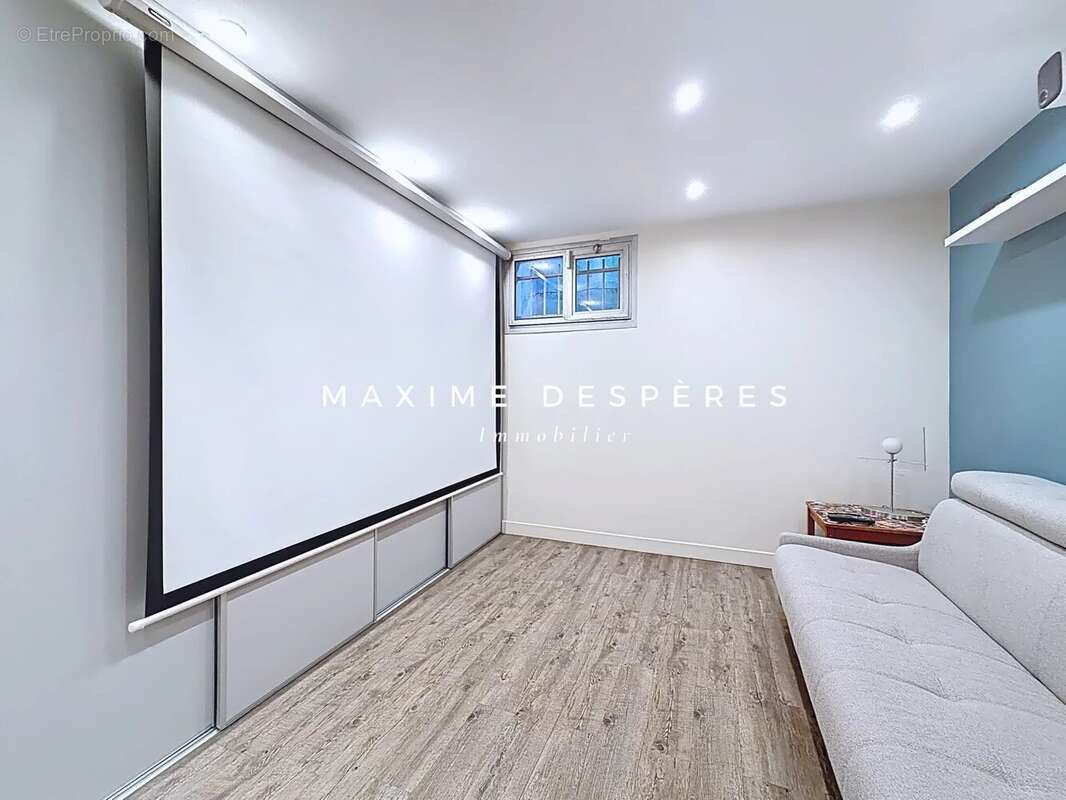 Appartement à NEUILLY-SUR-SEINE