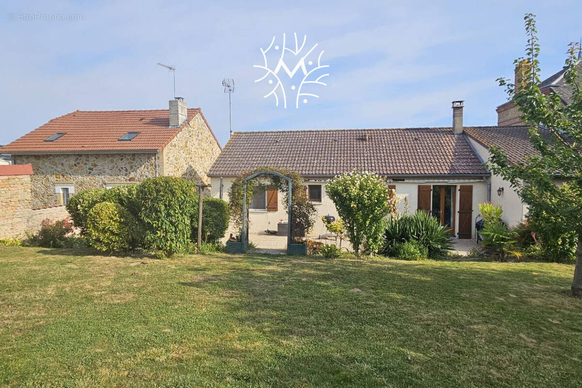 Maison à ACY-ROMANCE