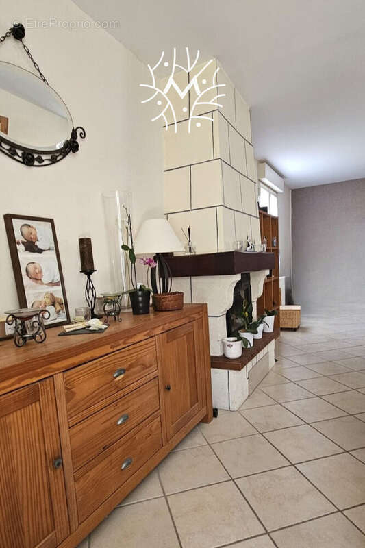 Maison à LE CHATELET-SUR-RETOURNE