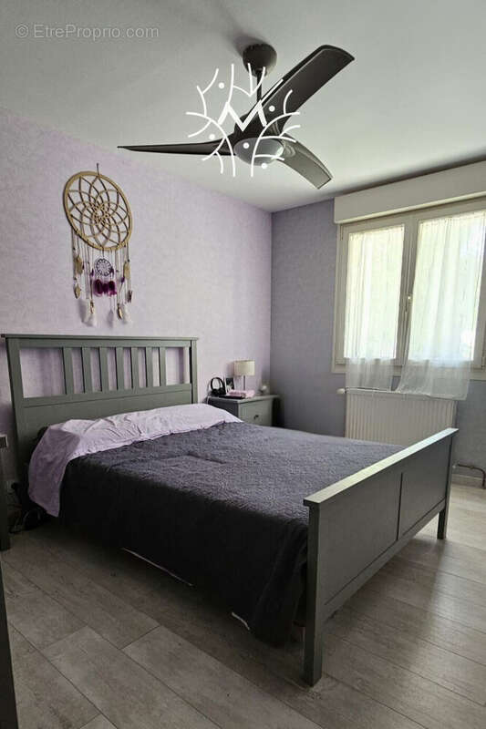 Maison à LE CHATELET-SUR-RETOURNE