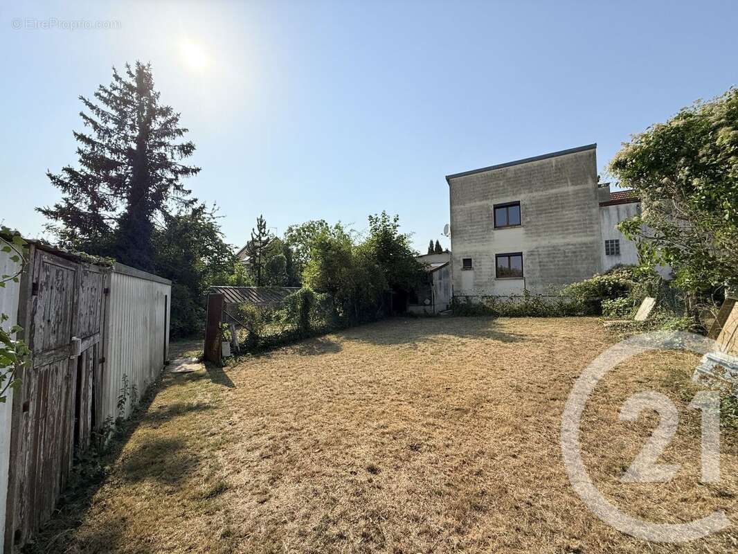 Maison à SAINT-QUENTIN