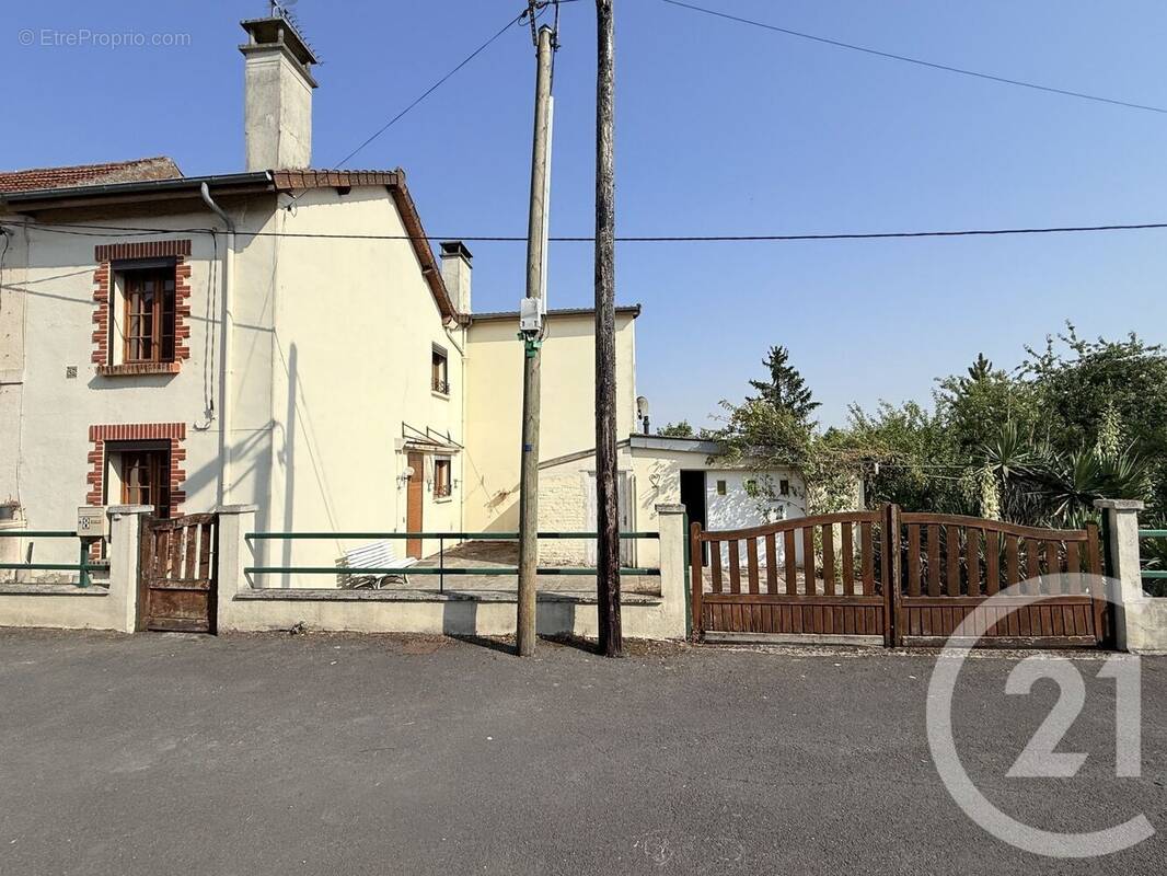 Maison à SAINT-QUENTIN