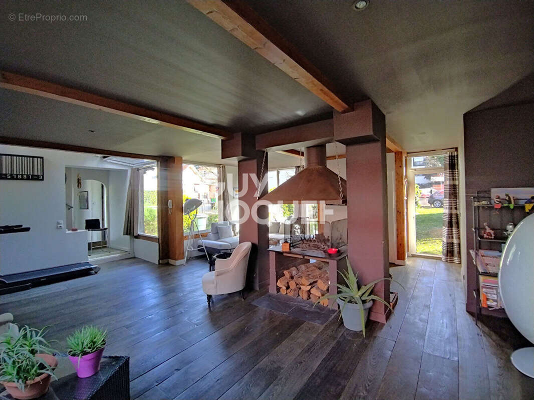 Maison à L&#039;HAY-LES-ROSES