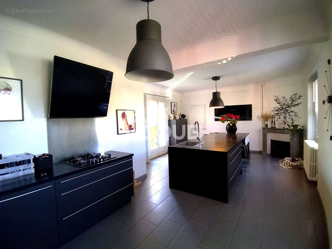 Maison à L&#039;HAY-LES-ROSES